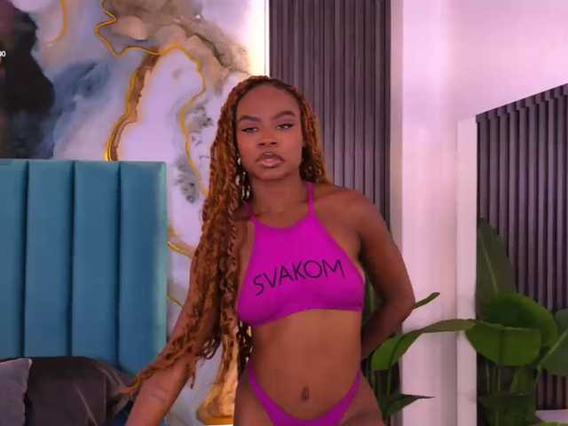 LinsyAdams live cam on BongaCams