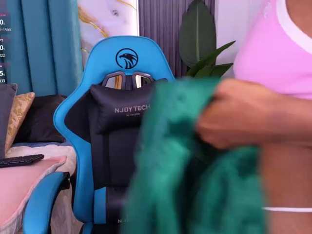 LinsyAdams live cam on BongaCams