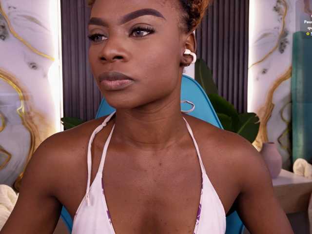 LinsyAdams live cam on BongaCams