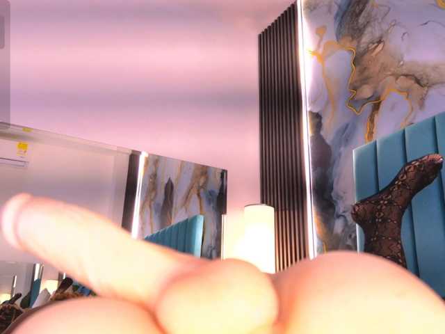 LinsyAdams live cam preview