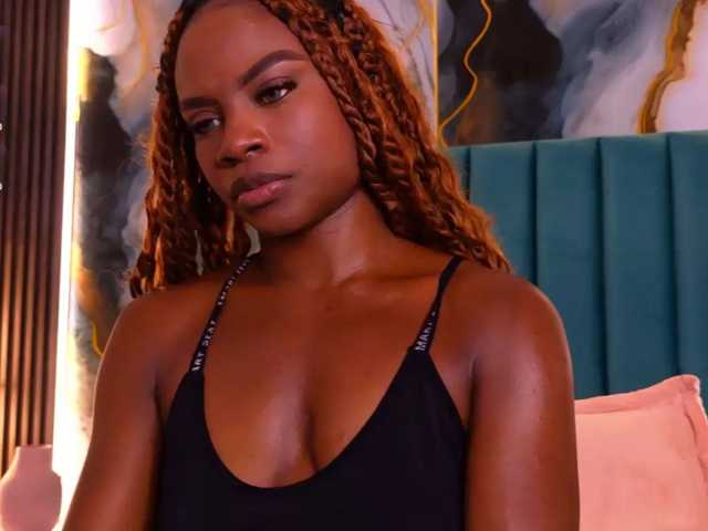 LinsyAdams live cam on BongaCams