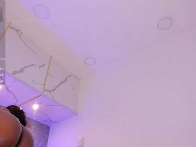 LinsyAdams live cam preview
