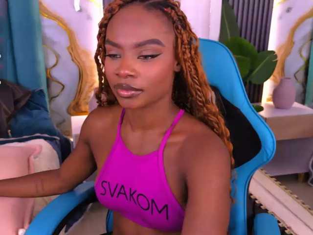 LinsyAdams live cam on BongaCams