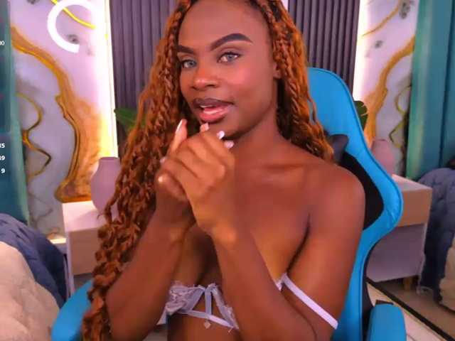 LinsyAdams live cam on BongaCams