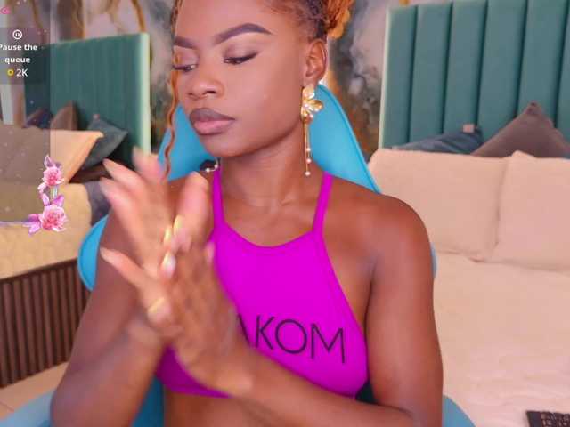 LinsyAdams live cam on BongaCams