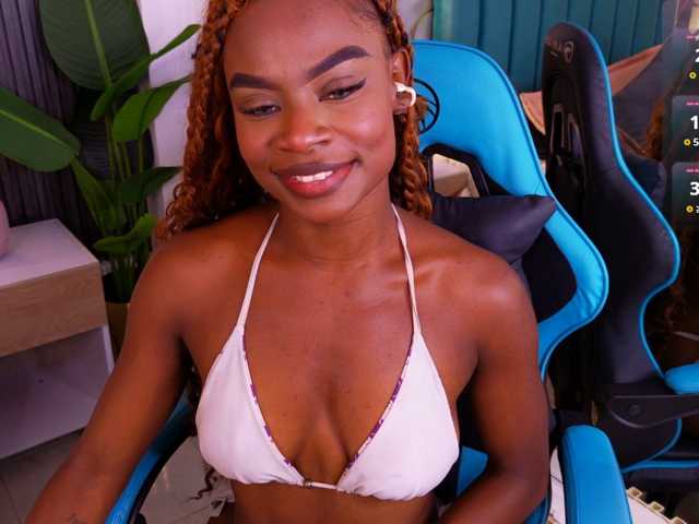 LinsyAdams live cam on BongaCams
