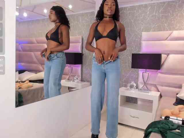 LinsyAdams webcam