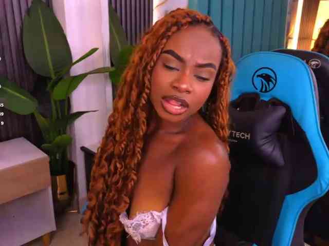LinsyAdams LinsyAdams