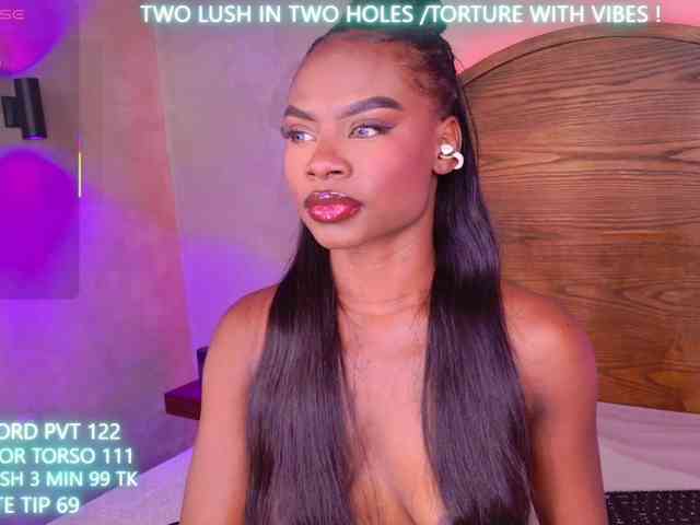 LinsyAdams webcam