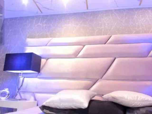 LinsyAdams webcam