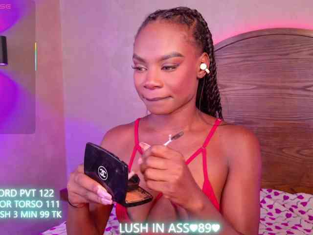 LinsyAdams webcam