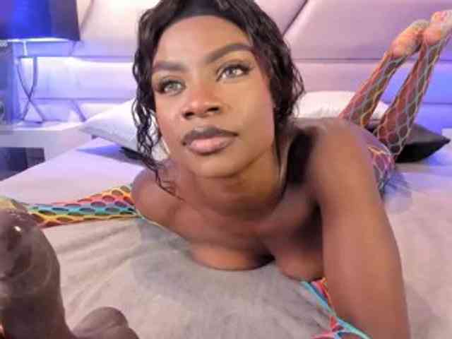 LinsyAdams webcam