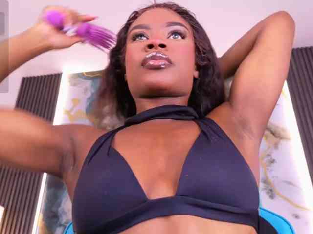 LinsyAdams webcam
