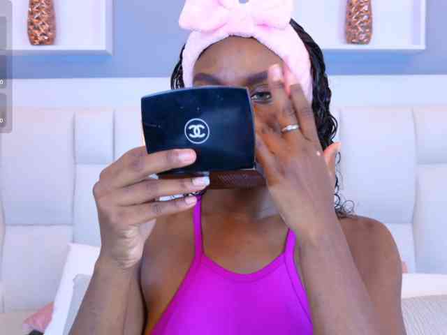 LinsyAdams webcam