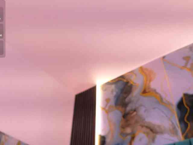 LinsyAdams webcam