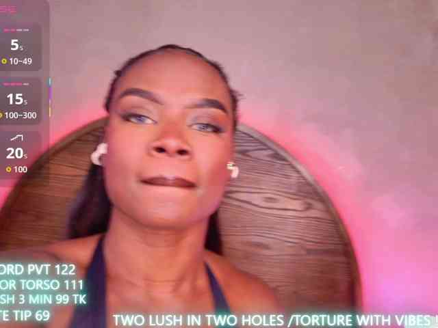 LinsyAdams webcam