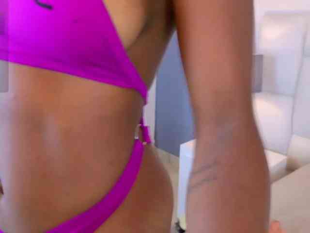 LinsyAdams webcam