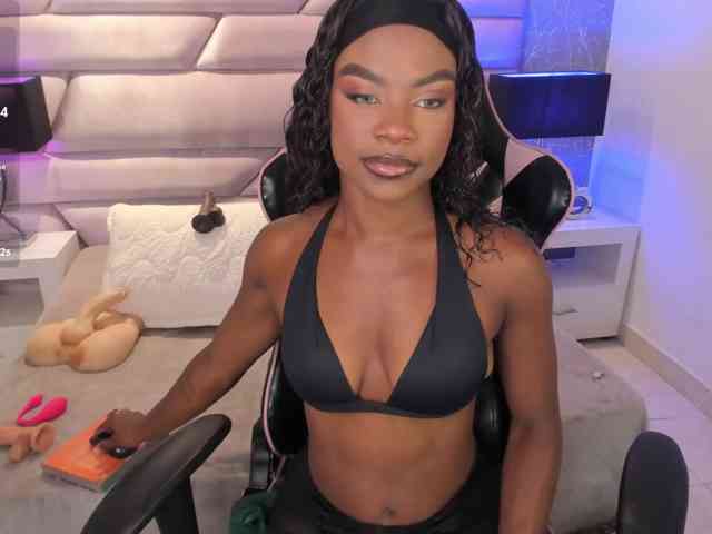 LinsyAdams webcam