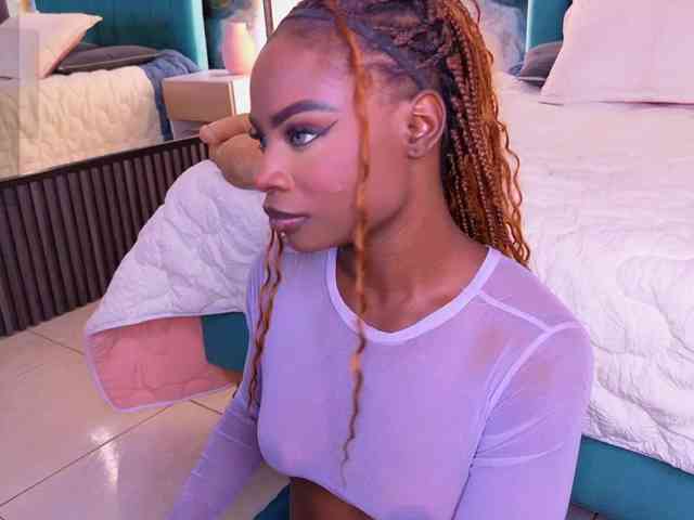 LinsyAdams webcam