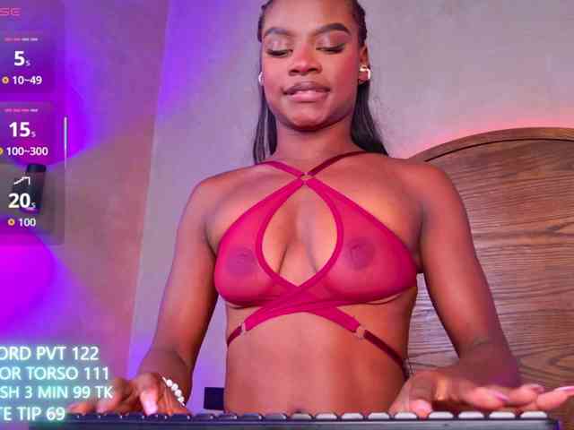 LinsyAdams webcam