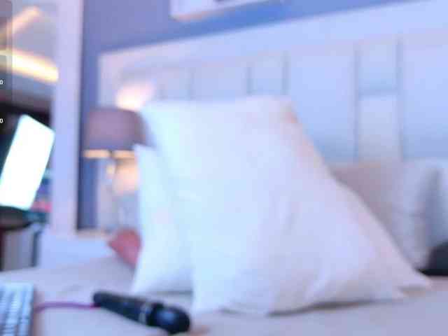 LinsyAdams webcam