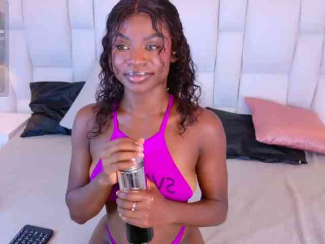 LinsyAdams webcam