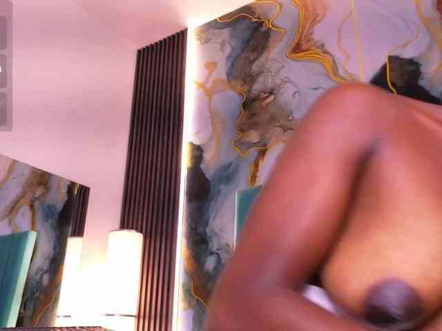 LinsyAdams webcam