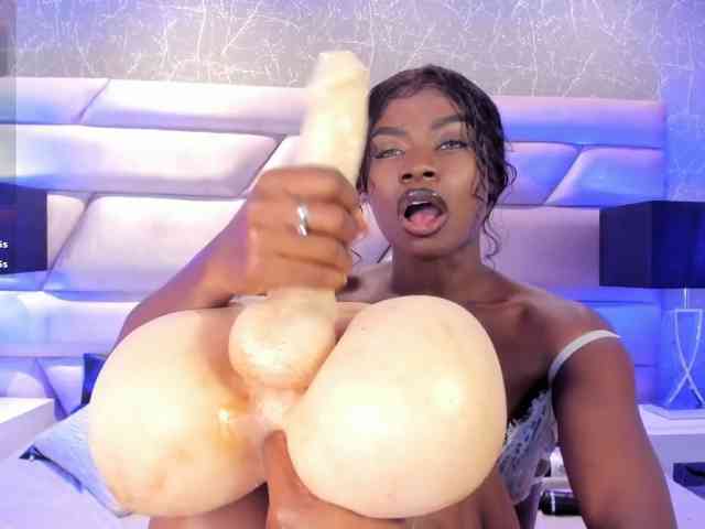 LinsyAdams webcam