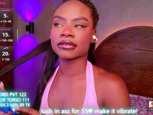 LinsyAdams webcam