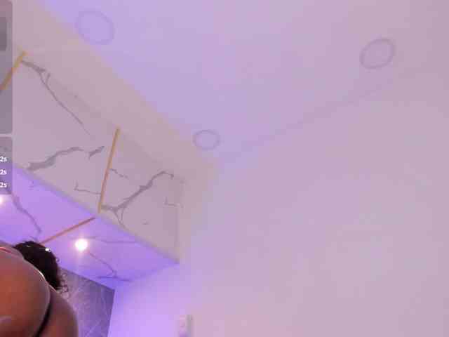 LinsyAdams webcam