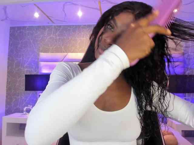 LinsyAdams webcam