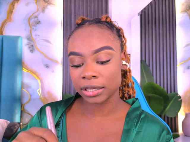 LinsyAdams webcam