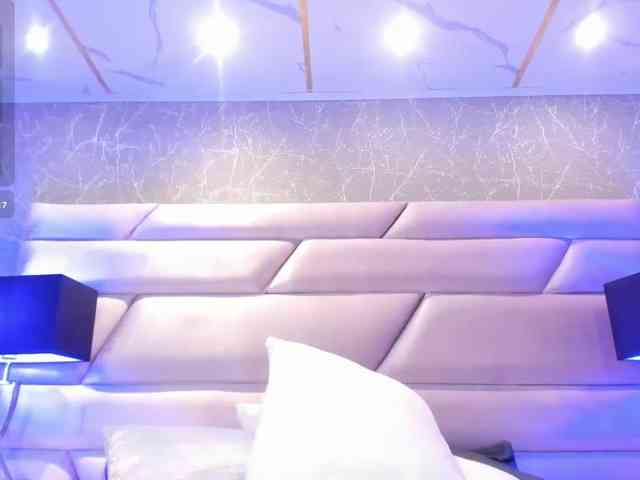 LinsyAdams webcam