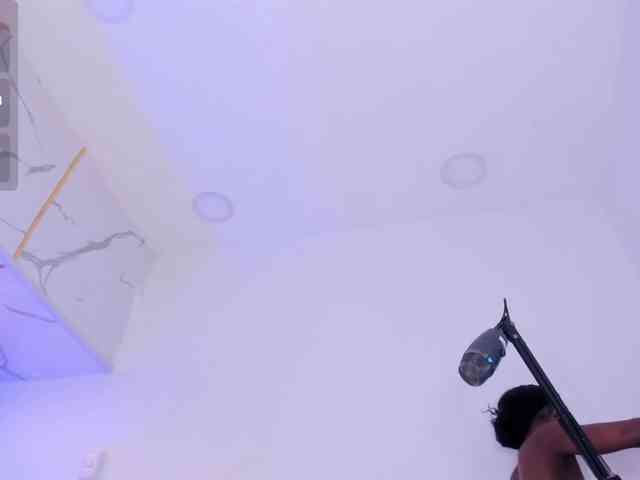 LinsyAdams webcam