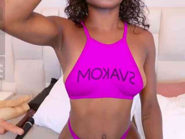LinsyAdams webcam