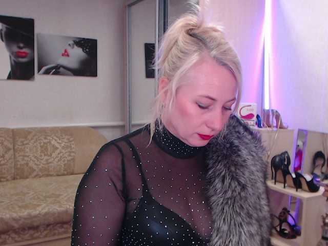 MistressMilfa live cam on BongaCams