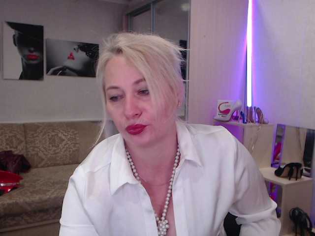 MistressMilfa live cam on BongaCams