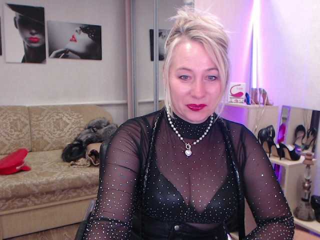 MistressMilfa live cam on BongaCams