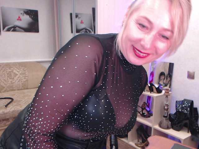 MistressMilfa live cam on BongaCams