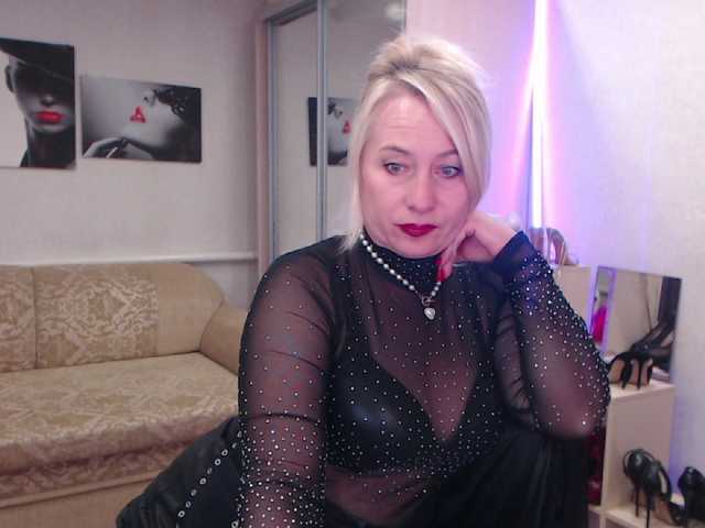 MistressMilfa live cam on BongaCams