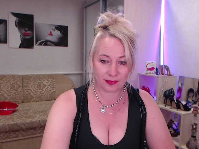MistressMilfa live cam on BongaCams