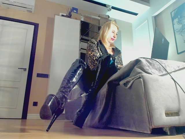 MistressMilfa webcam