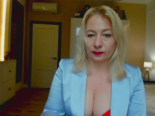 MistressMilfa live cam on BongaCams
