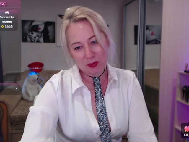 MistressMilfa live cam on BongaCams