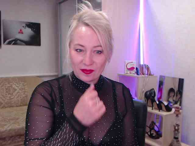 MistressMilfa webcam