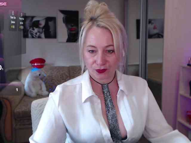 mistressmilfa's live room