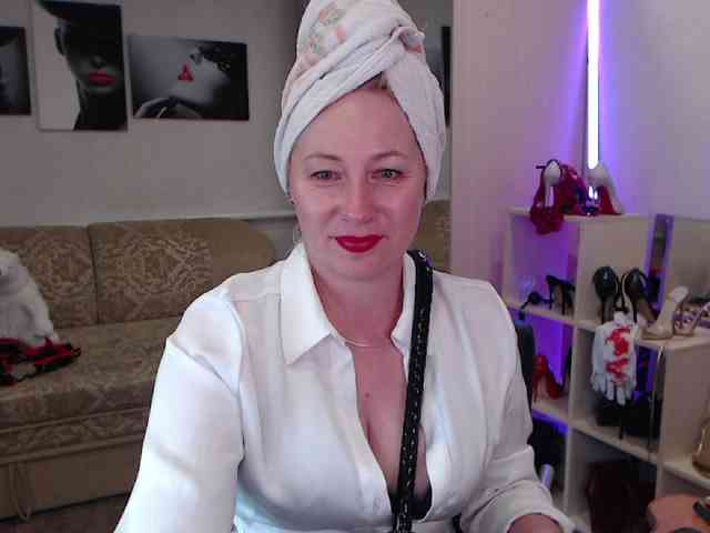MistressMilfa webcam