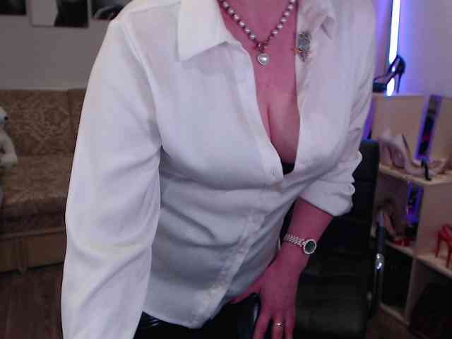 MistressMilfa webcam