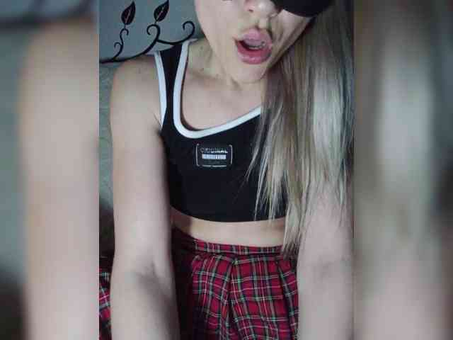 Dasha_kissa webcam