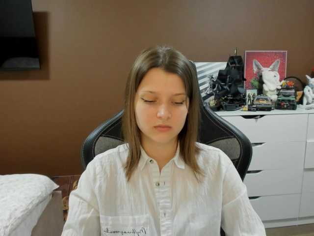 le modèle SoniNex est en webcam porno dans un show sur le site bongacams, il possède les tags suivants: White/Caucasian,Brunette,Shaved